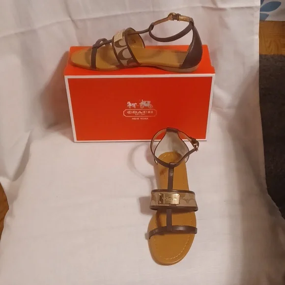 Coach Harriet Signature Sandals - Picture 3 of 3